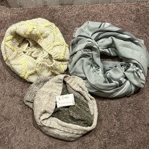 Infinity and blanket scarf bundle NWT